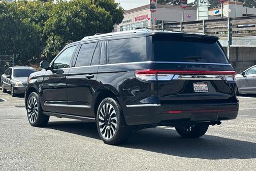 2022 Lincoln Navigator Black Label