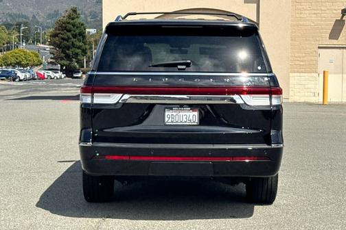 2022 Lincoln Navigator Black Label