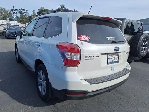 Satin White Pearl 2014 Subaru Forester 2.5i Limited