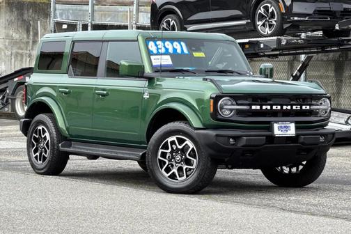 2025 Ford Bronco Outer Banks