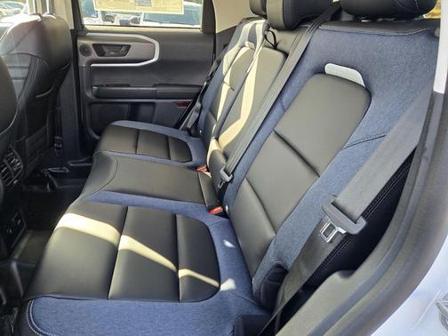 Oxford White 2026 Ford Bronco Sport Outer Banks