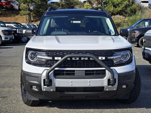 Oxford White 2026 Ford Bronco Sport Outer Banks