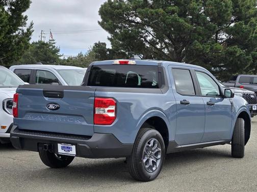 Azure Gray Metallic Tri-Coat 2026 Ford Maverick XLT