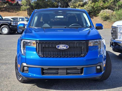 Velocity Blue 2026 Ford Maverick Lobo Standard