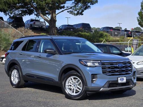 Vapor Blue Metallic 2026 Ford Explorer Active