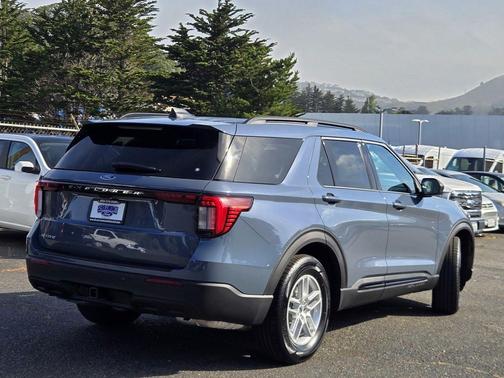 Vapor Blue Metallic 2026 Ford Explorer Active