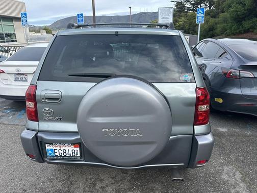 2005 Toyota RAV4 Base