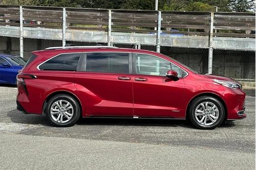 2021 Toyota Sienna Platinum 7 Passenger