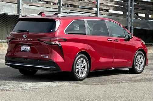2021 Toyota Sienna Platinum 7 Passenger