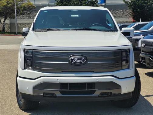 2025 Ford F-150 Lightning LARIAT