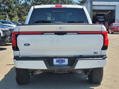 2025 Ford F-150 Lightning LARIAT