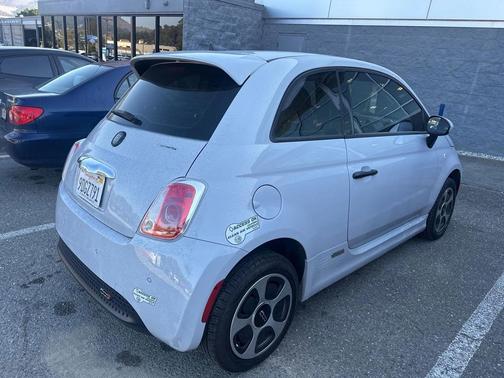 2017 FIAT 500e Battery Electric