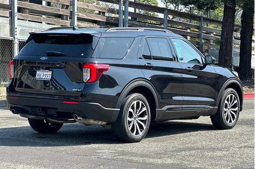 2022 Ford Explorer ST-Line
