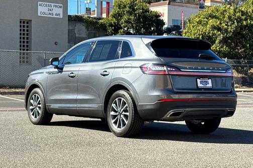 2022 Lincoln Nautilus Standard