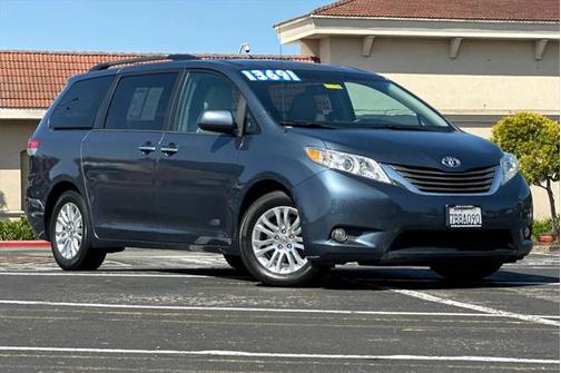 2013 Toyota Sienna XLE