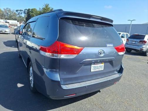 2013 Toyota Sienna XLE