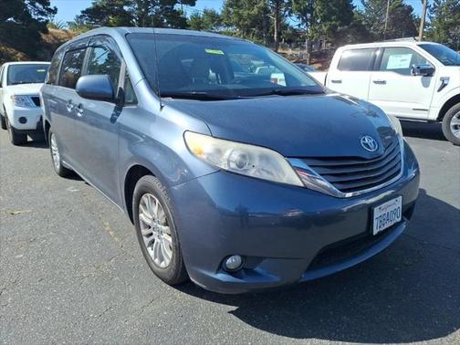 2013 Toyota Sienna XLE