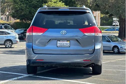 2013 Toyota Sienna XLE