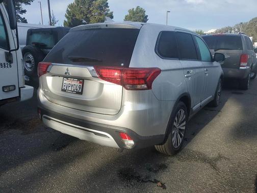 2020 Mitsubishi Outlander ES