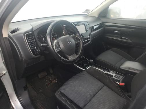 2020 Mitsubishi Outlander ES