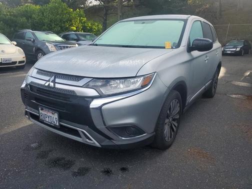 2020 Mitsubishi Outlander ES