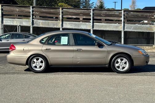 2004 Ford Taurus SES