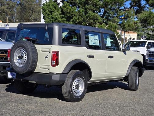 2025 Ford Bronco Base