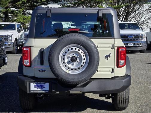 Desert Sand 2025 Ford Bronco Base