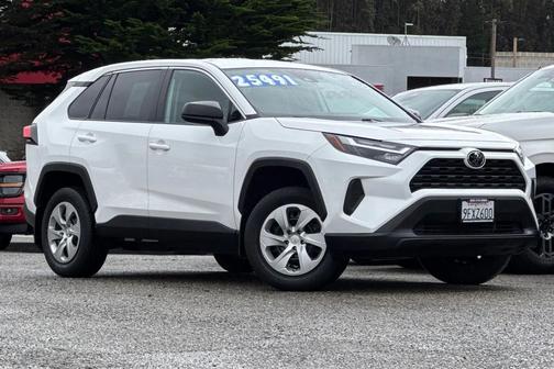 2023 Toyota RAV4 LE