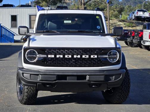 Oxford White 2026 Ford Bronco Big Bend
