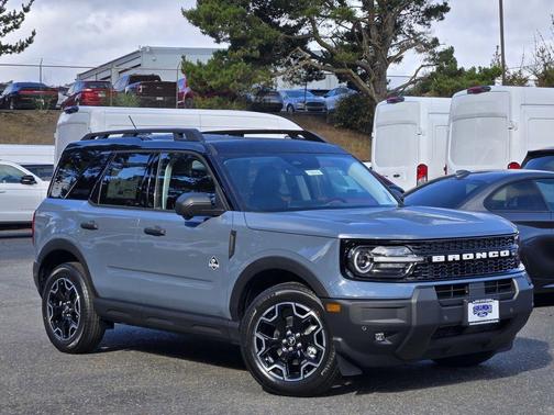Azure Gray Metallic Tri-Coat 2026 Ford Bronco Sport Outer Banks