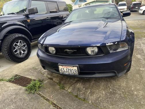 2011 Ford Mustang GT Premium