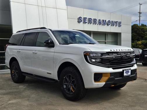 Star White Metallic Tri-Coat 2026 Ford Expedition Tremor