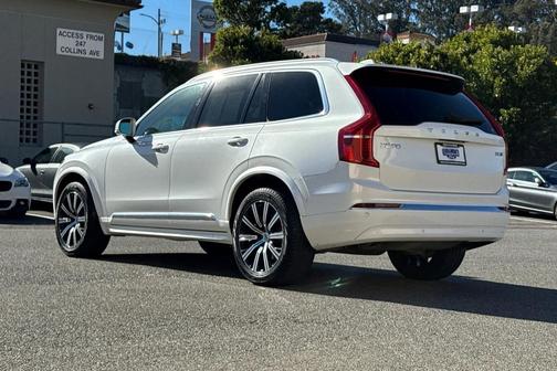 2023 Volvo XC90 B5 Plus