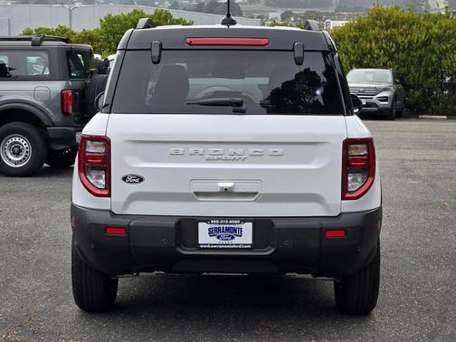 Oxford White 2026 Ford Bronco Sport Outer Banks