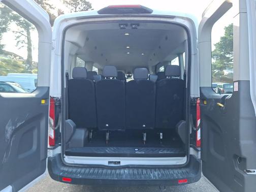 2022 Ford Transit-350 XLT