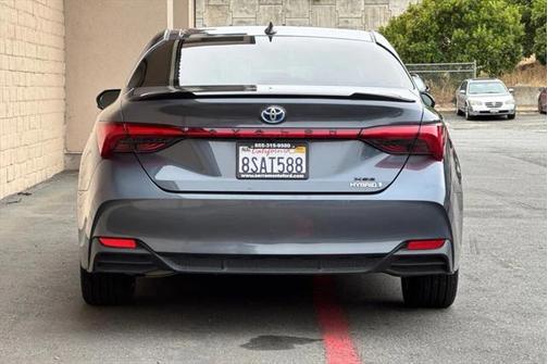 2020 Toyota Avalon Hybrid XSE