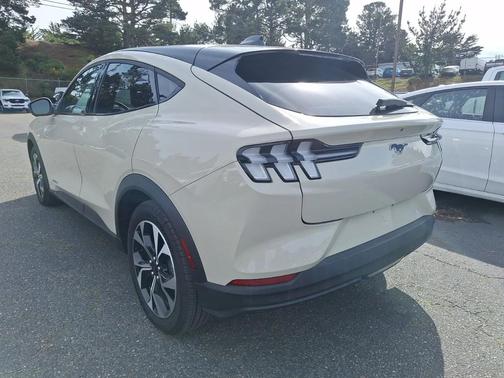 2025 Ford Mustang Mach-E Select