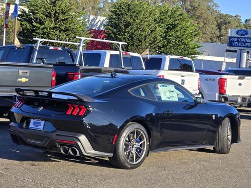 2026 Ford Mustang Dark Horse