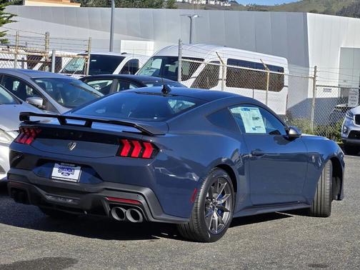 2026 Ford Mustang Dark Horse