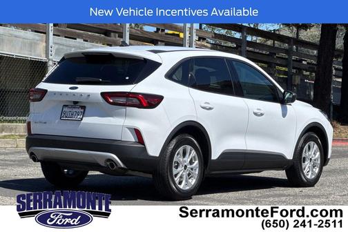 Oxford White 2025 Ford Escape Active