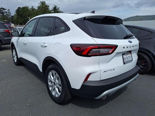 Oxford White 2025 Ford Escape Active