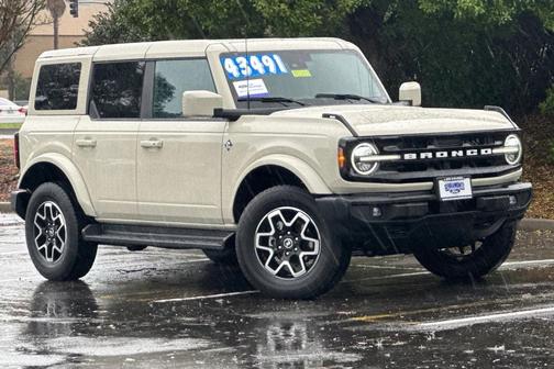 2025 Ford Bronco Outer Banks