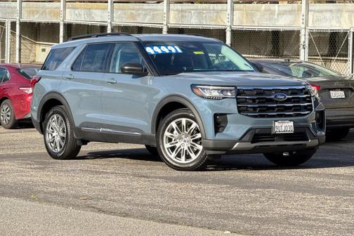 2025 Ford Explorer Active