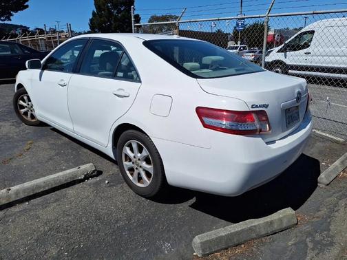 2010 Toyota Camry LE