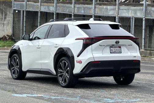 2023 Toyota bZ4X Limited