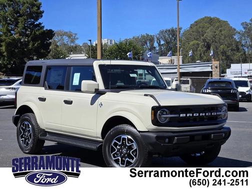 Desert Sand 2026 Ford Bronco Outer Banks