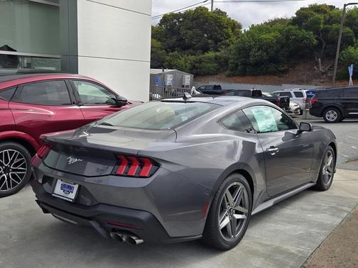 2025 Ford Mustang EcoBoost