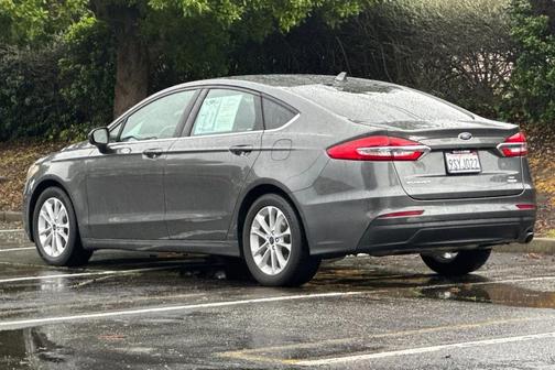 2020 Ford Fusion SE