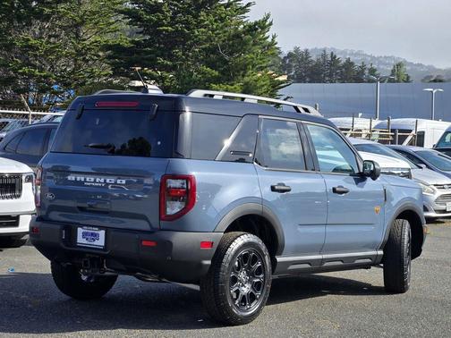 Azure Gray Metallic Tri-Coat 2026 Ford Bronco Sport Badlands
